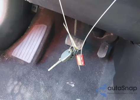 2016 Toyota Corolla Le z USA, uszkodzony, nr VIN 5YFBURHE1GP562653